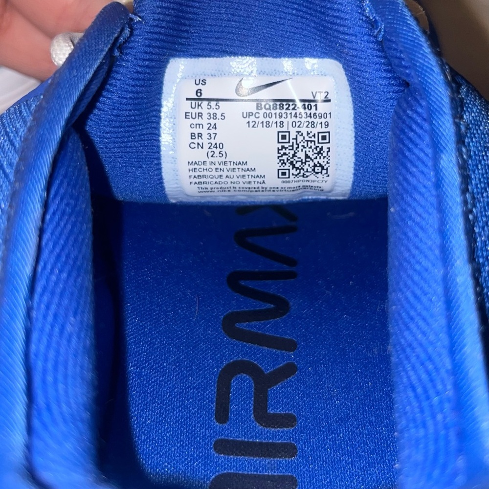 Nike AIRMAX Sneakers - Blue and Yellow - Picture 2 of 5